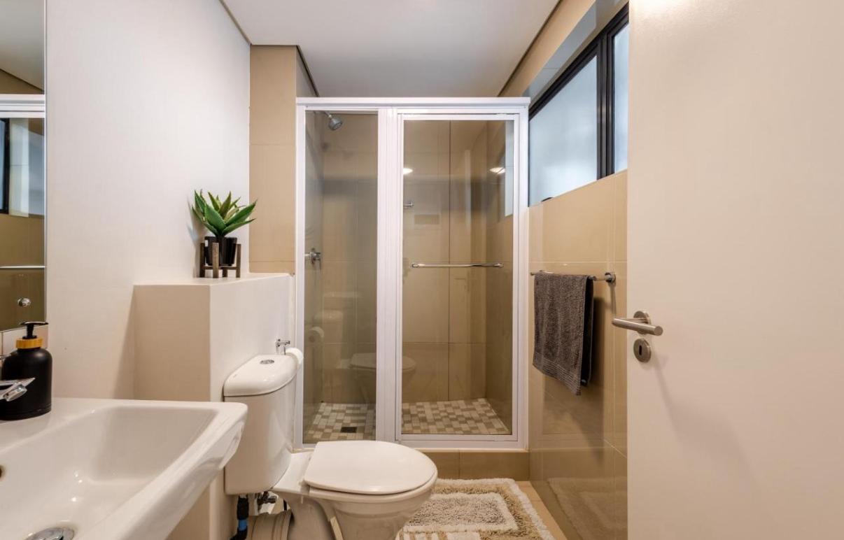Phola Studio Suite Bathroom